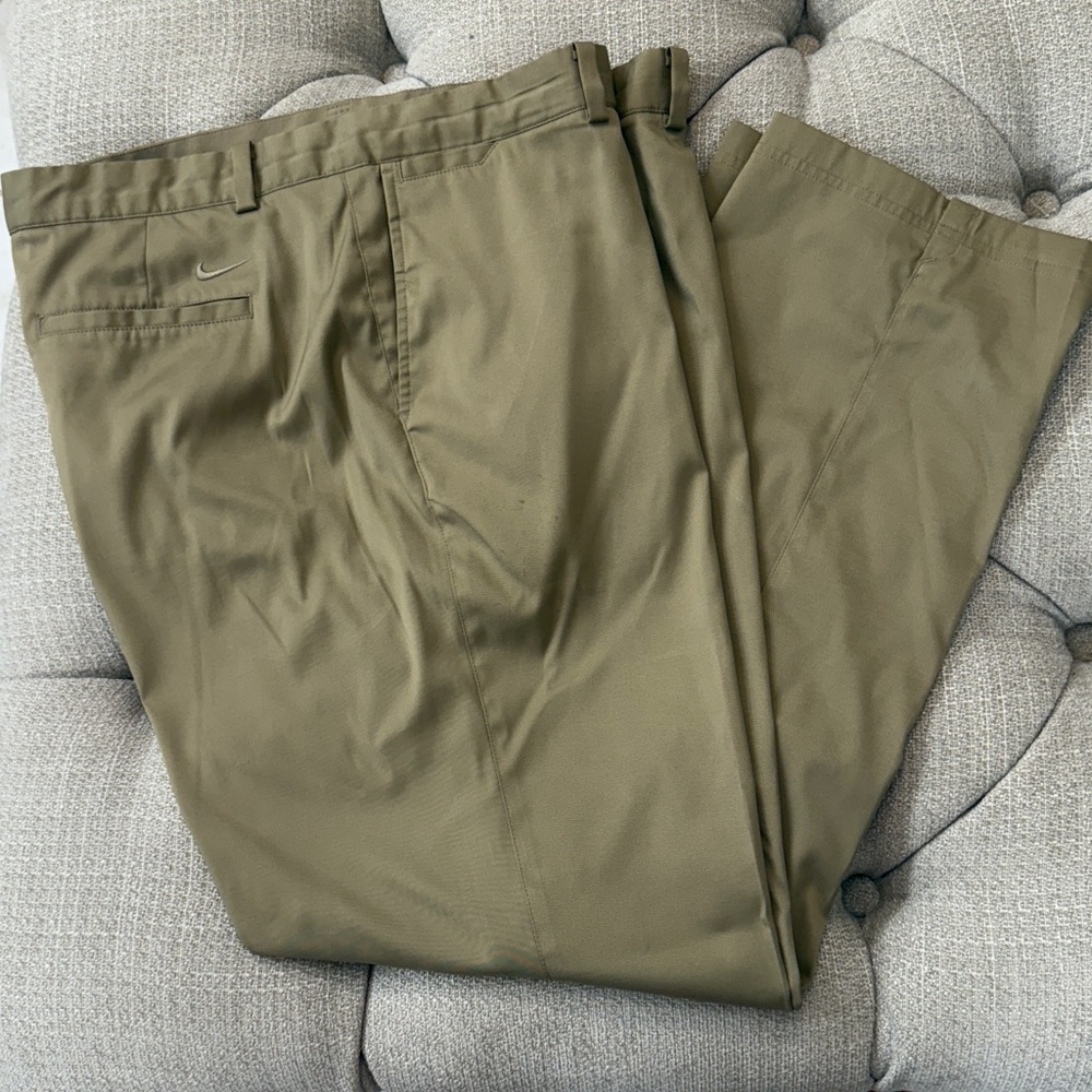 Nike Golf Pant 42x 32 Men's Khaki Golf Pants